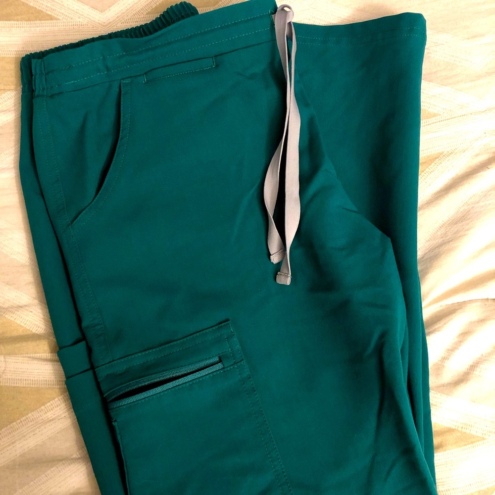 Figs Hunter Green Yola Skinny scrub pants